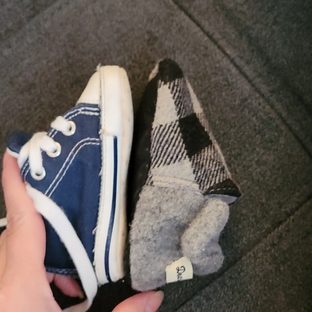 2 Pairs Infant Shoes